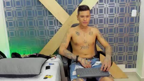 Snapshot of jamesinked_ chatting on December 2024 04:35:02 PM Jamesinked  online show from December 2024 04:35:02 PM