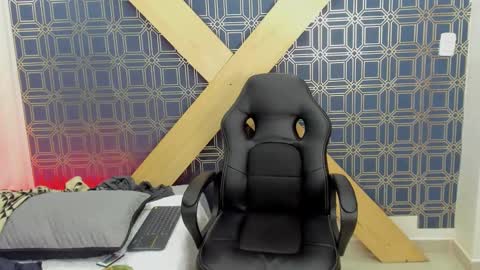 Snapshot of jamesinked_ chatting on January 2025 04:35:01 PM Jamesinked  online show from January 2025 04:35:01 PM