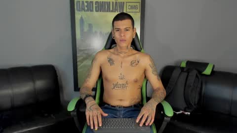 Snapshot of jamesinked_ chatting on January 2025 04:50:02 PM Jamesinked  online show from January 2025 04:50:02 PM