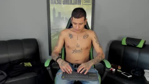 Snapshot of jamesinked_ chatting on January 2025 07:52:01 PM Jamesinked  online show from January 2025 07:52:01 PM