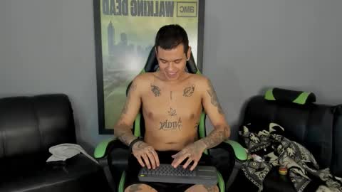 Snapshot of jamesinked_ chatting on January 2025 07:29:02 PM Jamesinked  online show from January 2025 07:29:02 PM
