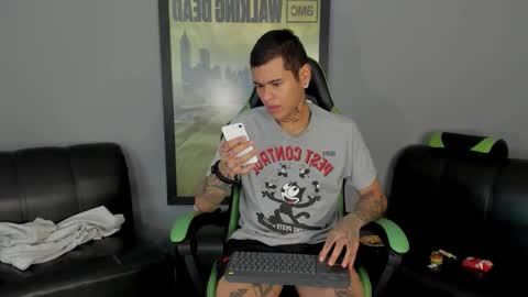 Snapshot of jamesinked_ chatting on January 2025 04:54:01 PM Jamesinked  online show from January 2025 04:54:01 PM