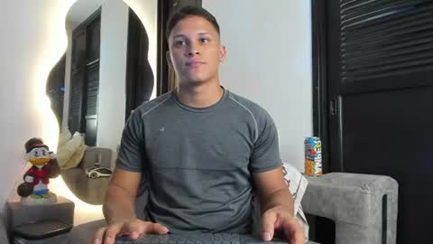 Snapshot of jamesowenn chatting on August 2026 05:07:02 AM James Owenn online show from August 2026 05:07:02 AM