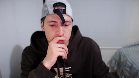 jamesss____ online show from January 2025 02:45:02 AM