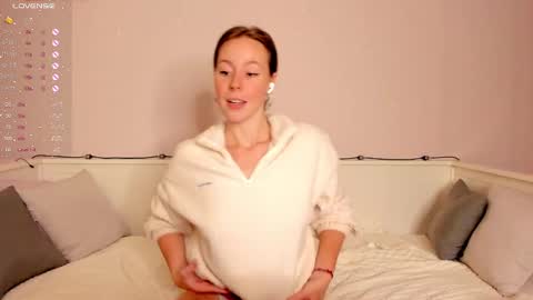 Snapshot of jane_danels chatting on March 2025 04:46:01 PM Jane Danels online show from March 2025 04:46:01 PM