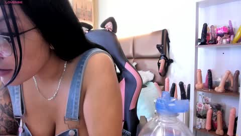 Snapshot of janette_rider_ chatting on January 2025 09:36:02 AM Janette online show from January 2025 09:36:02 AM