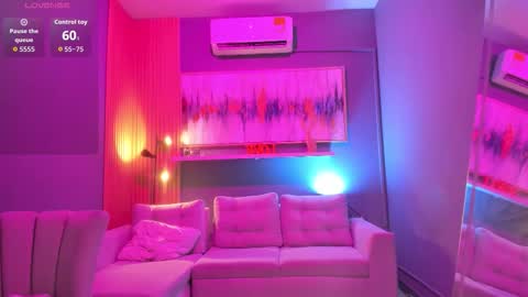 Janinne  online show from March 2026 11:06:01 AM