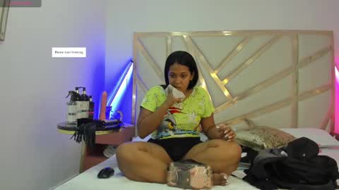 Janna online show from November 2025 02:43:02 AM