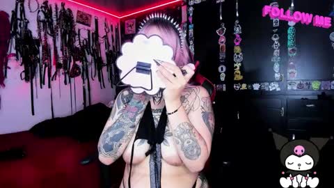 Snapshot of janna_ink chatting on September 2025 09:52:02 PM      online show from September 2025 09:52:02 PM