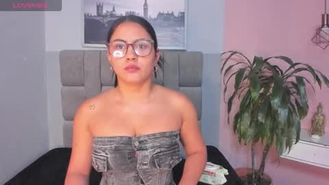 Janna online show from November 2025 10:59:01 AM