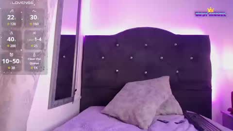 Snapshot of janne_moon chatting on January 2025 10:17:01 PM Janne online show from January 2025 10:17:01 PM