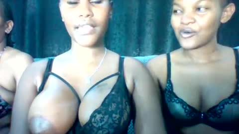 jannyshiko75 online show from May 2026 12:33:01 PM