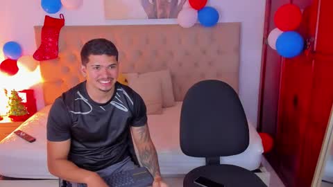 janomar01 online show from November 2025 06:54:01 PM