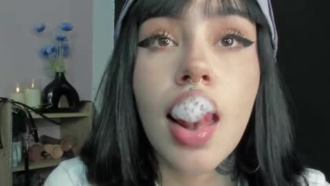 Maria online show from November 2025 02:11:02 AM