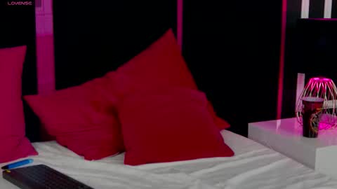 Jasmin online show from November 2025 06:29:01 PM