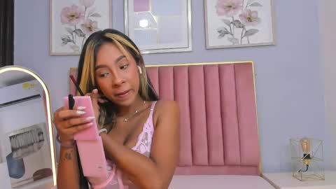 Snapshot of jasmineross_1 chatting on April 2026 04:44:02 PM jasmine online show from April 2026 04:44:02 PM