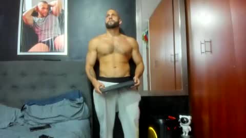 Snapshot of jasonmartiinez chatting on December 2024 08:00:01 AM online show from December 2024 08:00:01 AM