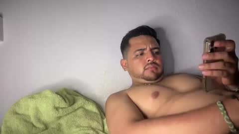 javiermichi online show from November 2025 05:01:02 AM