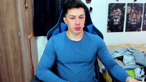 Snapshot of javiersexymann chatting on December 2024 07:57:01 PM Javier online show from December 2024 07:57:01 PM