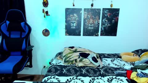 Snapshot of javiersexymann chatting on January 2025 07:04:02 PM Javier online show from January 2025 07:04:02 PM