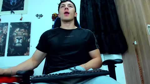 Snapshot of javiersexymann chatting on March 2025 03:24:01 AM Javier online show from March 2025 03:24:01 AM