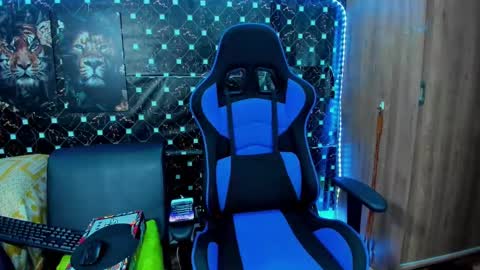 Snapshot of javiersexymann chatting on September 2025 02:06:01 AM Javier online show from September 2025 02:06:01 AM