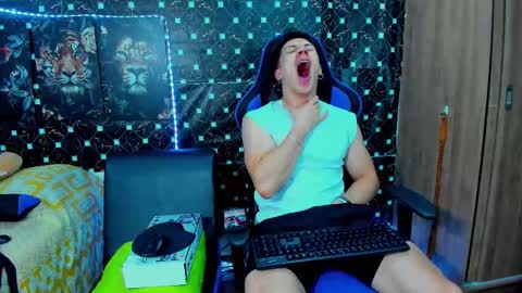 Snapshot of javiersexymann chatting on October 2025 10:06:02 PM Javier online show from October 2025 10:06:02 PM