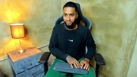 Snapshot of jay_jhonson chatting on December 2025 04:19:01 AM jay jhonson online show from December 2025 04:19:01 AM