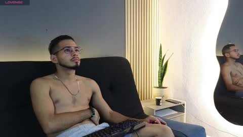 Snapshot of jaybrown_1 chatting on October 2025 04:53:02 AM Jay online show from October 2025 04:53:02 AM