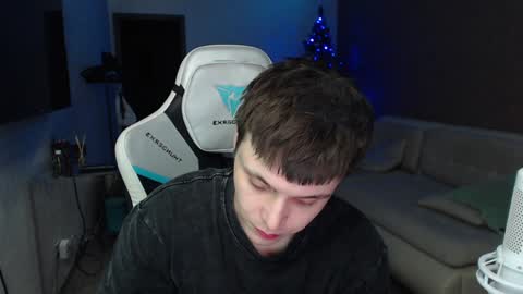 Snapshot of jayce_icestone chatting on December 2024 09:06:02 PM Jayce online show from December 2024 09:06:02 PM