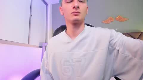 Snapshot of jaydenvillalobos chatting on September 2025 12:42:02 PM jaydenvillalobos online show from September 2025 12:42:02 PM