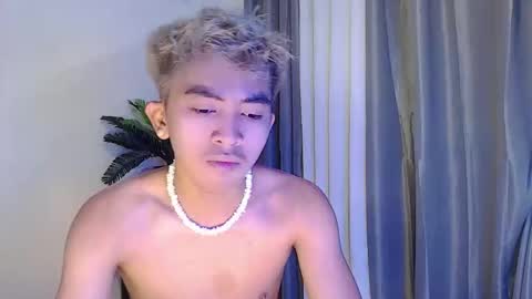 jaysee_hugecox online show from April 2026 01:14:02 PM