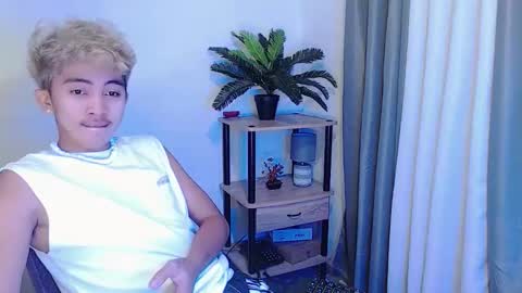 jaysee_hugecox online show from May 2026 02:11:01 PM