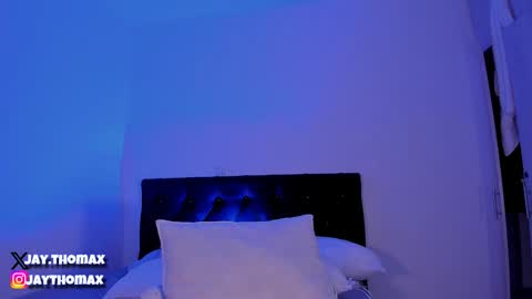 jaythomax online show from January 2025 08:33:02 PM