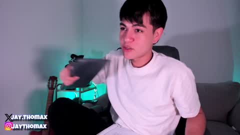 jaythomax online show from February 2025 03:41:02 PM