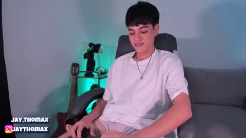 jaythomax online show from February 2025 09:04:01 PM