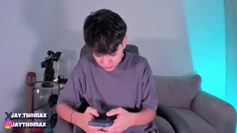 jaythomax online show from February 2025 03:23:02 PM