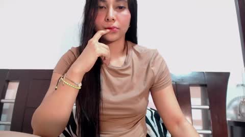 Luna Sofa online show from May 2026 11:54:02 PM