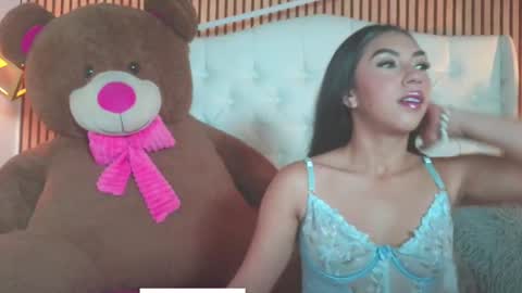 Jazmin online show from October 2025 12:49:02 PM