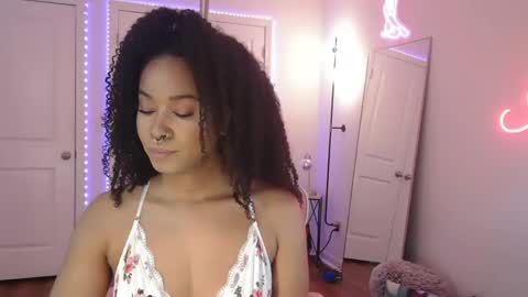 Snapshot of jazminefox chatting on February 2026 06:04:02 PM Jazmine Fox online show from February 2026 06:04:02 PM