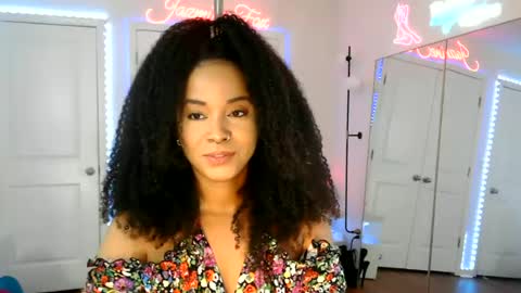 Jazmine Fox online show from June 2026 06:35:02 PM