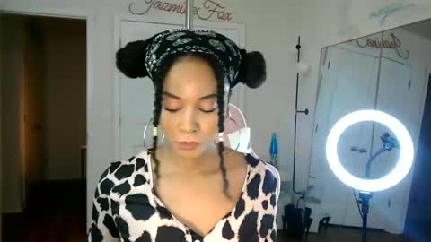Jazmine Fox online show from July 2026 08:36:02 PM