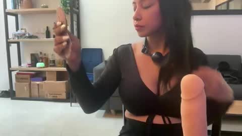 jbrow12 online show from October 2025 07:01:02 PM