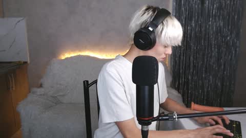 Snapshot of jealousangel chatting on December 2024 02:06:01 PM Angel online show from December 2024 02:06:01 PM