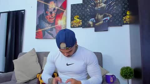 Snapshot of jean_lopez chatting on January 2025 04:41:02 AM Jean axelcrow Modelo Independiente online show from January 2025 04:41:02 AM