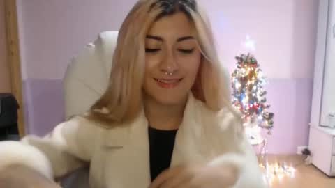 Snapshot of jean_monroe chatting on December 2024 01:47:01 AM Jean online show from December 2024 01:47:01 AM