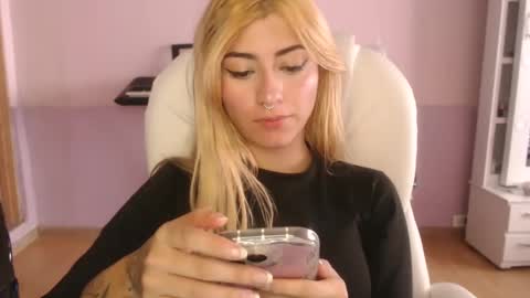 Snapshot of jean_monroe chatting on March 2025 04:57:02 PM Jean online show from March 2025 04:57:02 PM