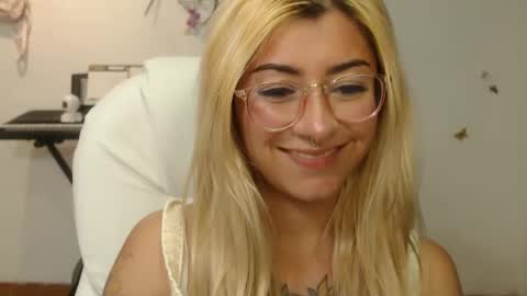 Snapshot of jean_monroe chatting on September 2025 12:38:01 AM Jean online show from September 2025 12:38:01 AM