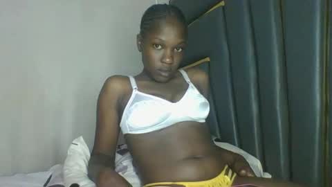 Snapshot of jeanbae4 chatting on December 2025 12:11:02 PM jean online show from December 2025 12:11:02 PM