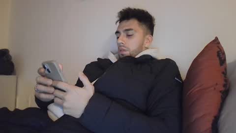 jean pier bello Silva online show from December 2024 03:30:01 AM